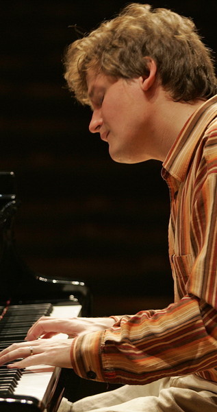 Interview with pianist Olli Mustonen by Peter Schlueer